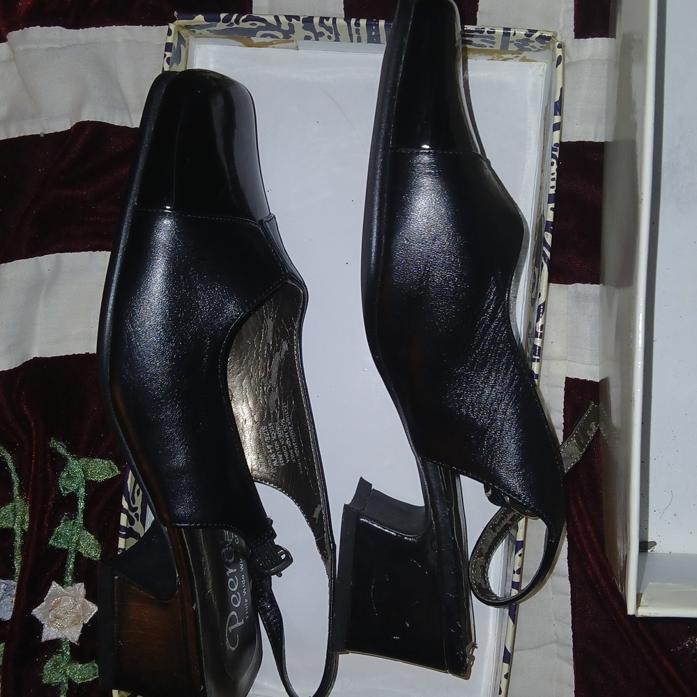 Elegant Black Women's Shoes For Wide Feet